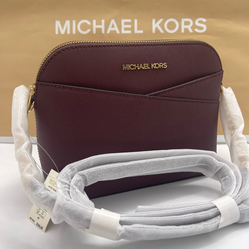 MICHAEL KORS Jet Set Travel Medium Dome Crossbody XCROSS XBODY Bag
Oxblood
NWT